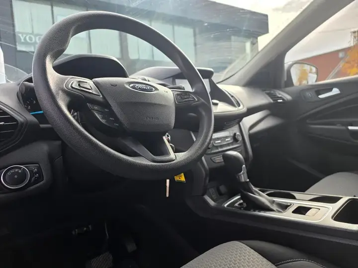 Ford Escape 2017 photo 3
