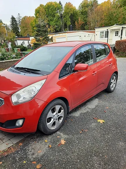 Kia Venga 2011 photo 2