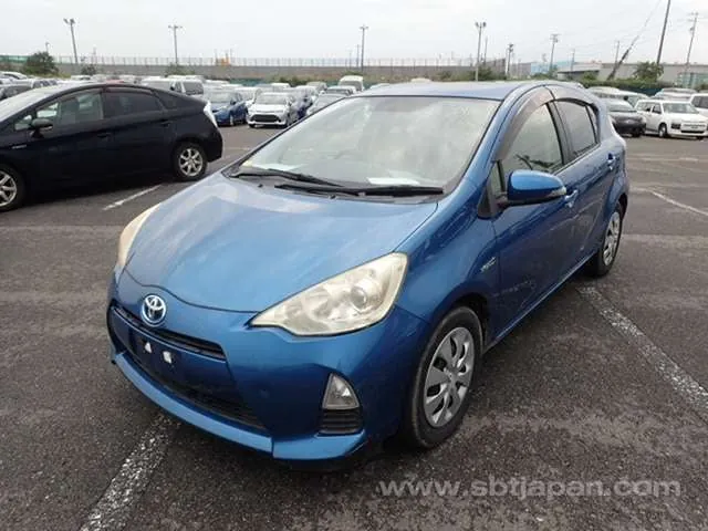 Toyota Aqua S 2013 photo 2