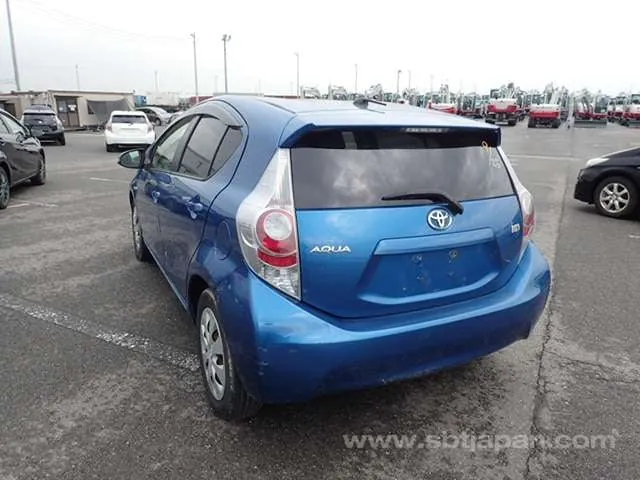 Toyota Aqua S 2013 photo 3