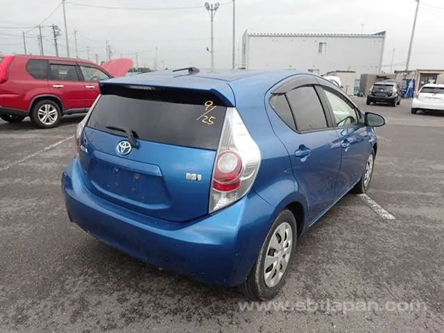 Toyota Aqua S 2013 photo 4