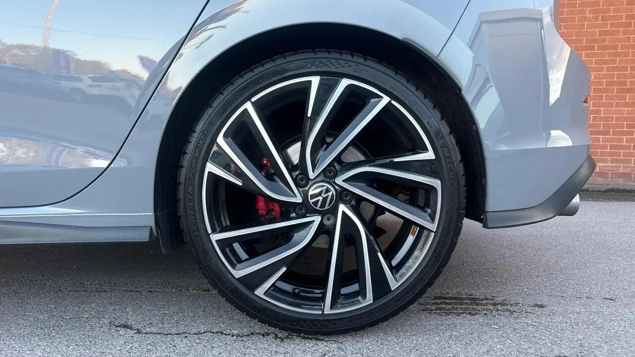 Volkswagen Golf 2023 photo 5