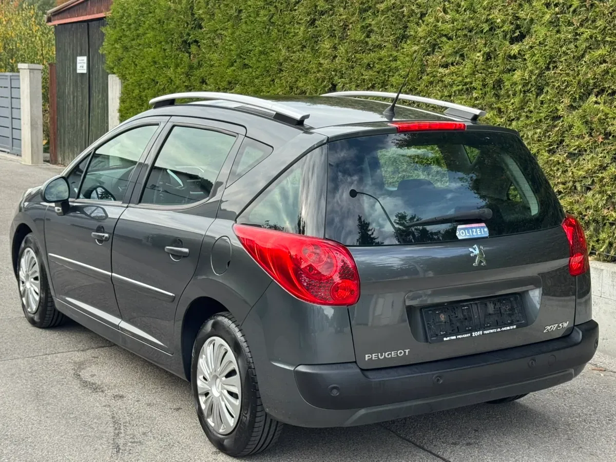 Peugeot 207 2012 photo 3