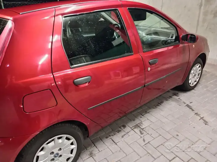Fiat Punto 2006 photo 3