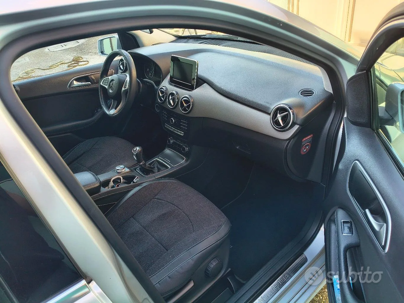 Mercedes-Benz B180 Cdi 2015 photo 2