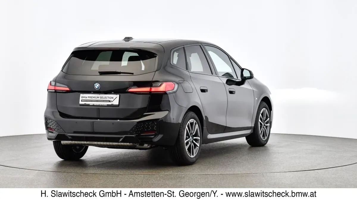 BMW 2 Series 2024 photo 3
