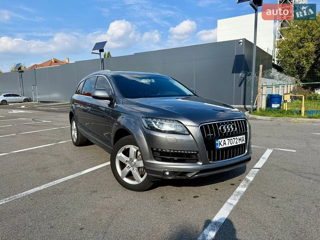Audi Q7 2011 photo 4