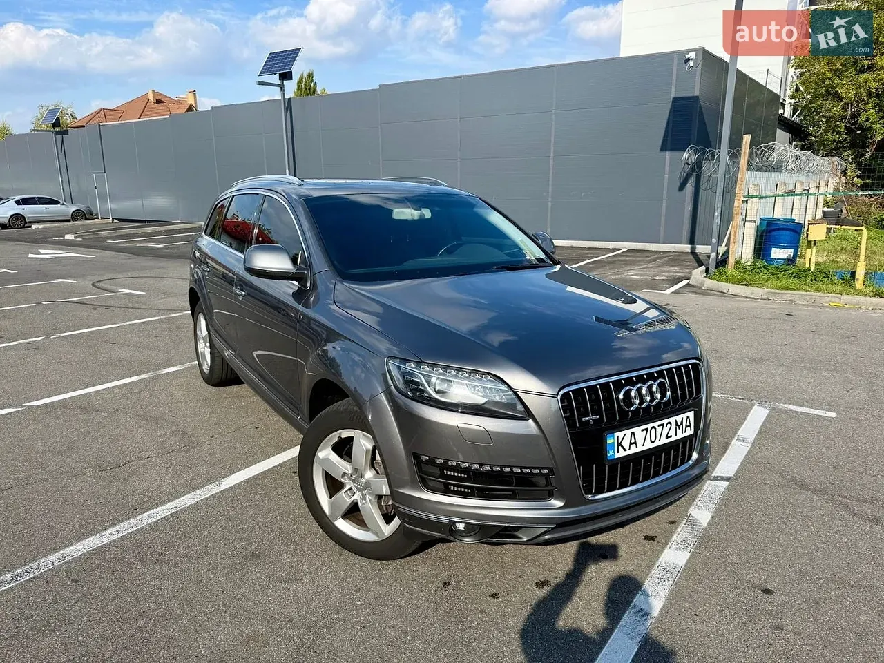 Audi Q7 2011 photo 2
