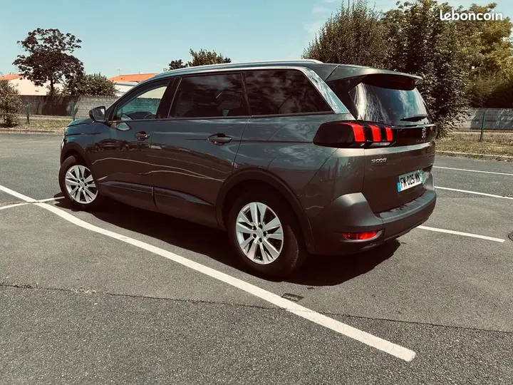 Peugeot 5008 2019 photo 2