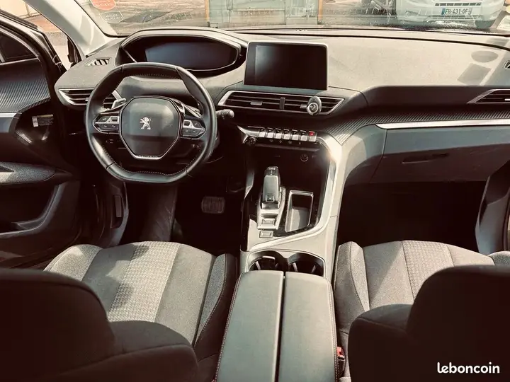 Peugeot 5008 2019 photo 3