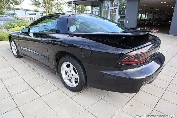 Pontiac Trans Am 1996 photo 2