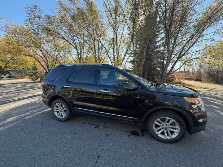 Ford Explorer 2011 photo 4