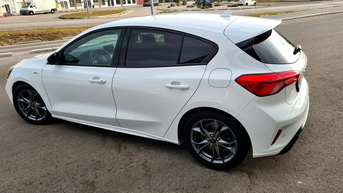 Ford Focus 2019 photo 2
