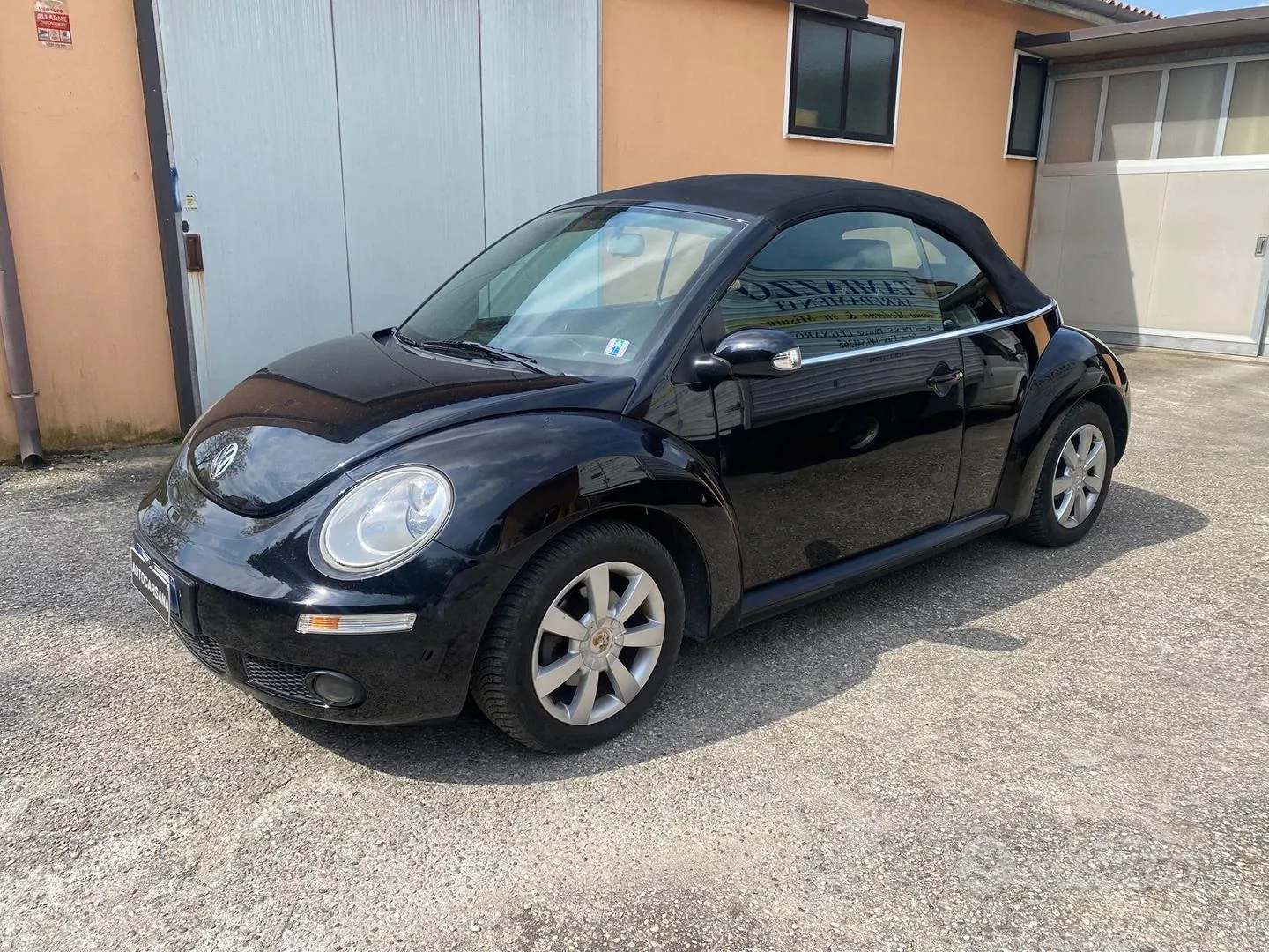 Volkswagen New Beetle 2008 photo 4