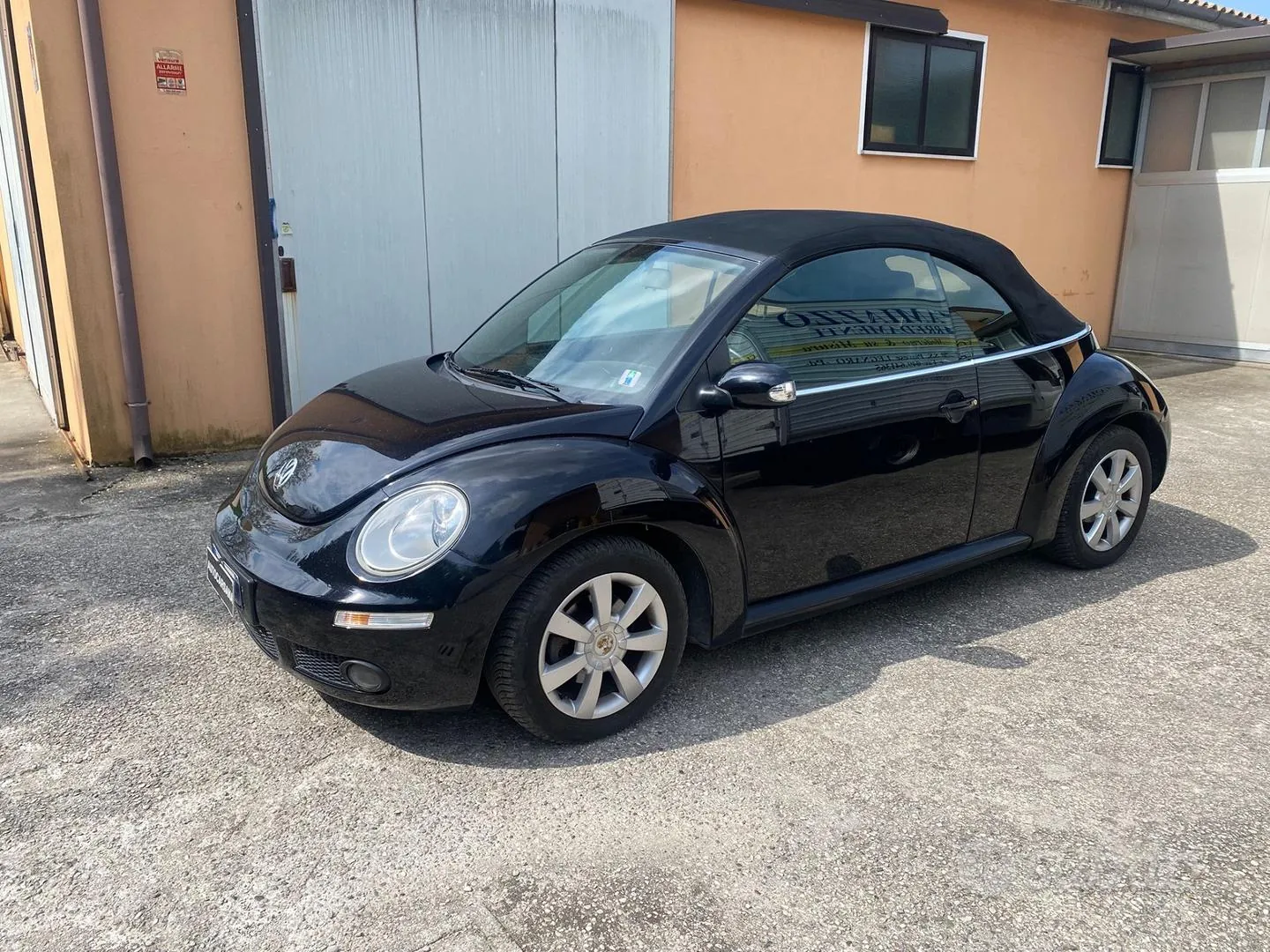 Volkswagen New Beetle 2008 photo 5