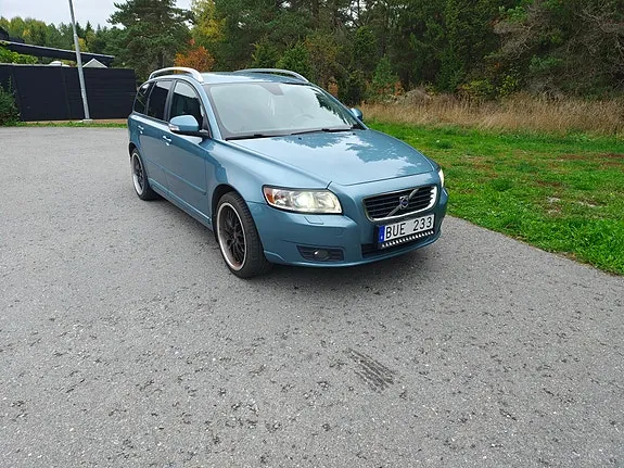 Volvo V50 2010 photo 2