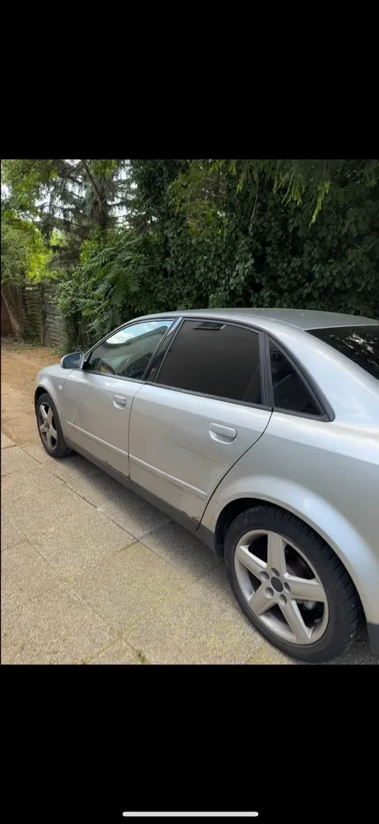 Audi A4 2002 photo 2