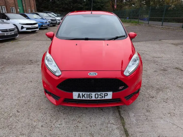 Ford Fiesta 2016 photo 2