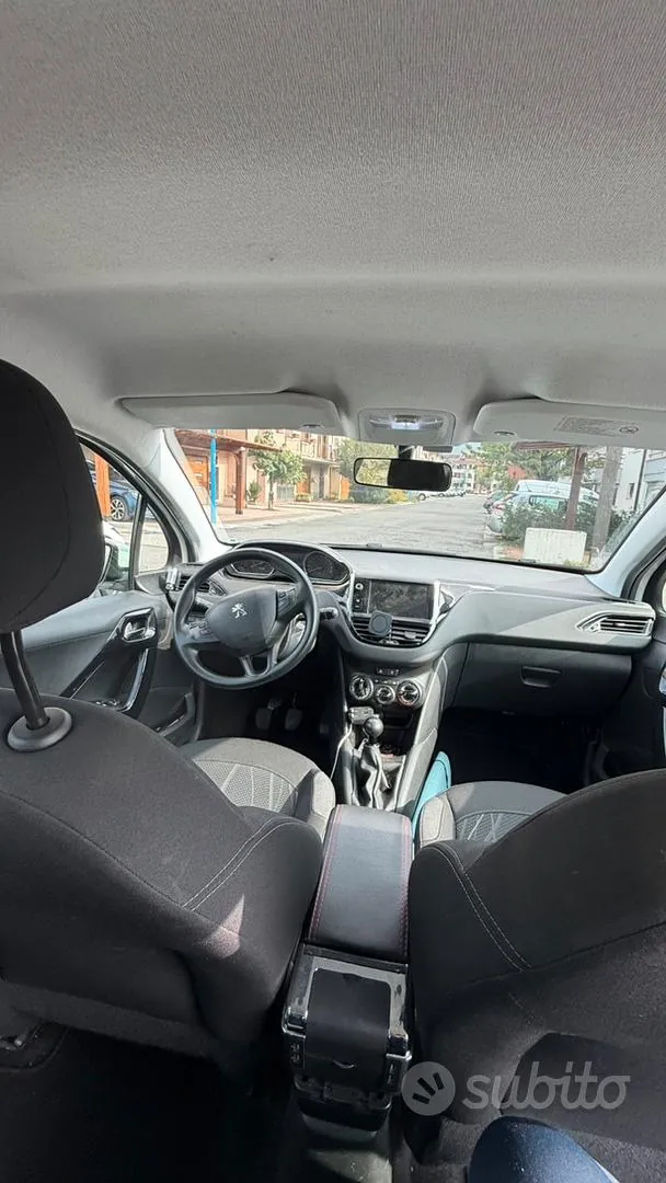 Peugeot 208 2013 photo 4