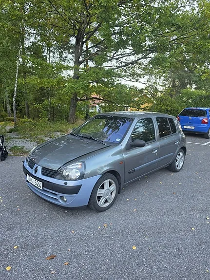 Renault Clio 2002 photo 2