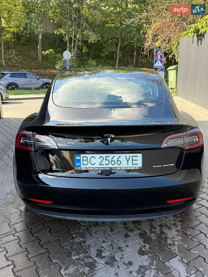 Tesla Model 3 2023 photo 3