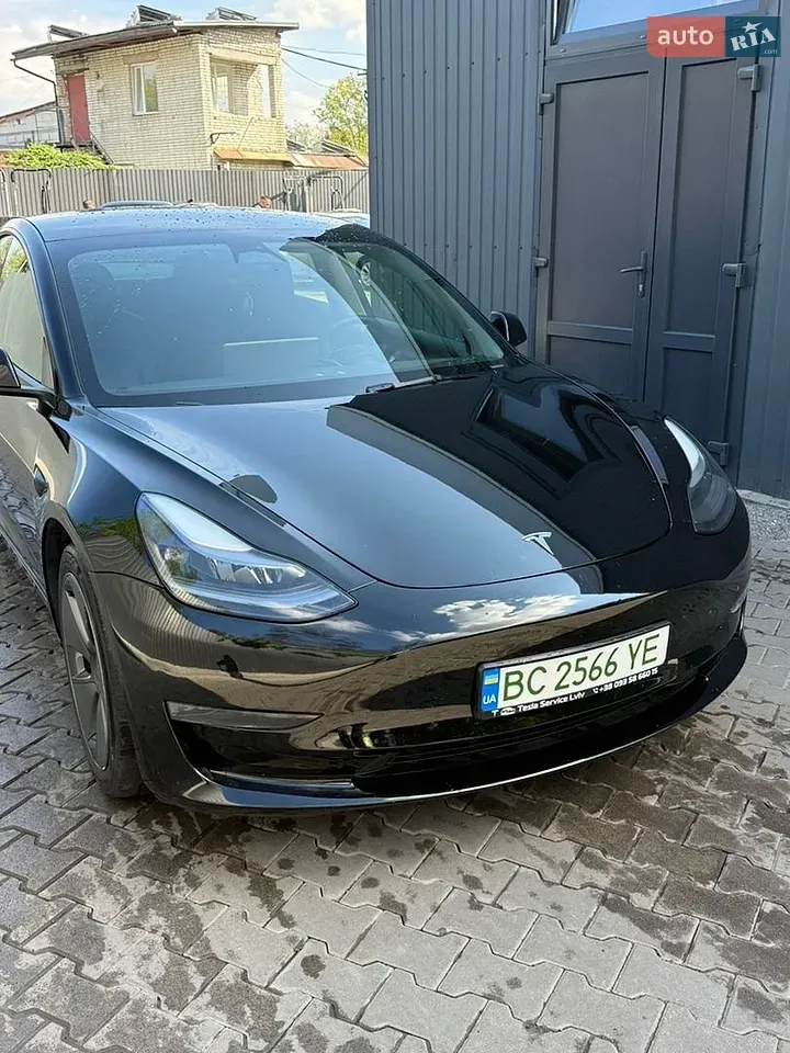 Tesla Model 3 2023 photo 2