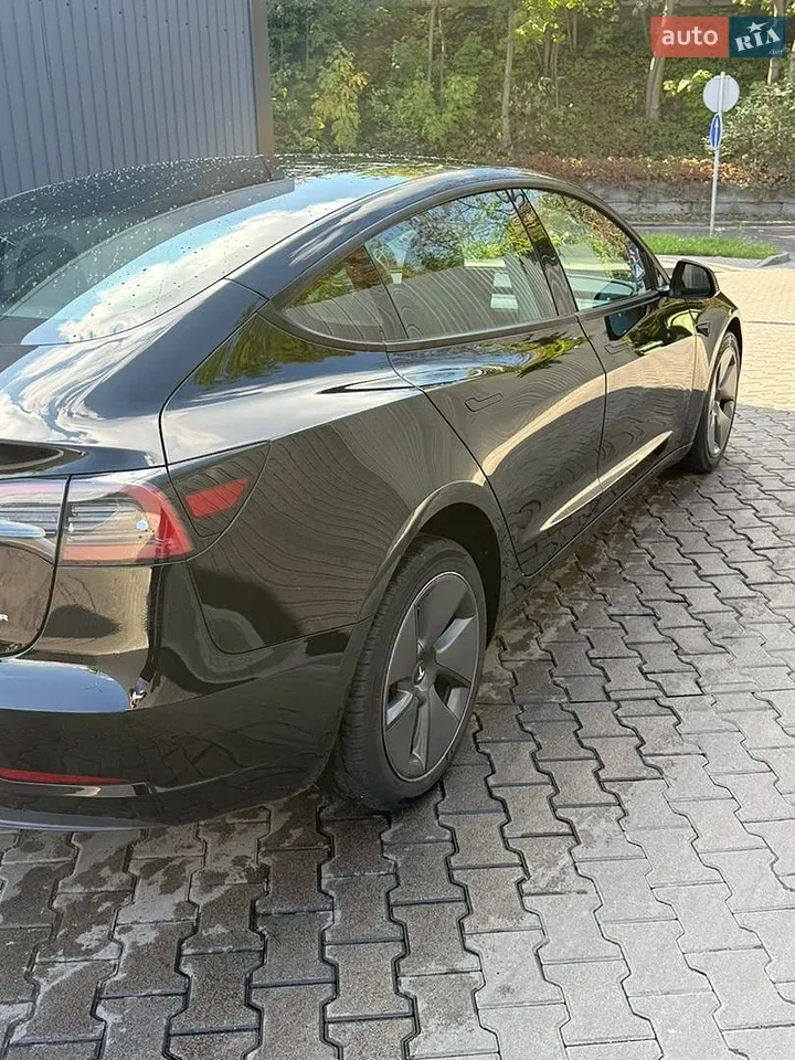 Tesla Model 3 2023 photo 4
