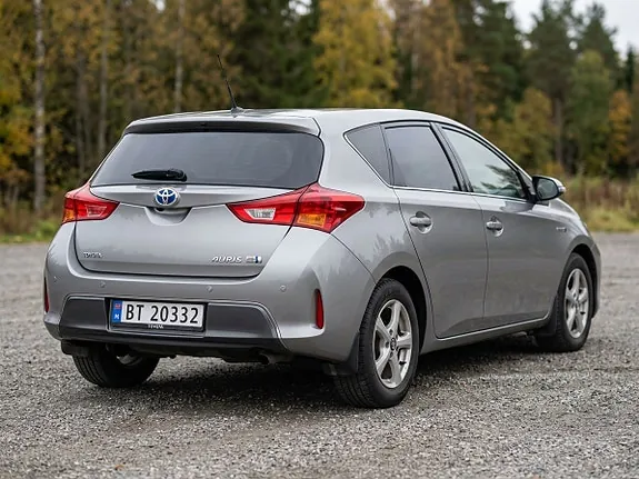 Toyota Auris 2013 photo 5