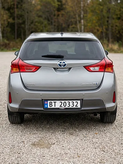 Toyota Auris 2013 photo 2