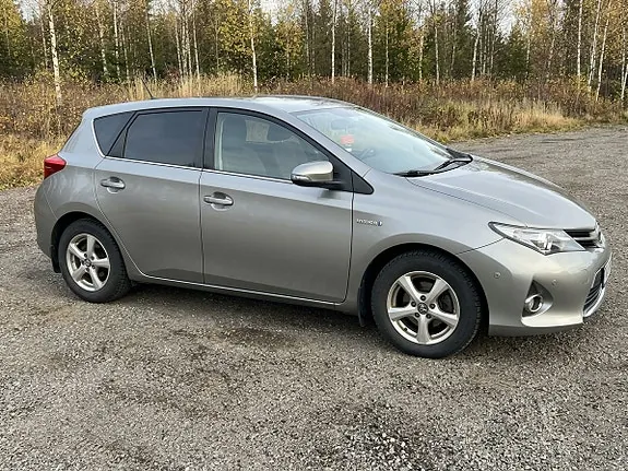 Toyota Auris 2013 photo 4