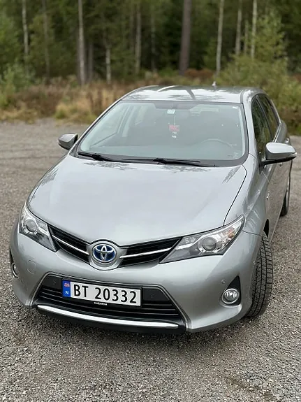Toyota Auris 2013 photo 3