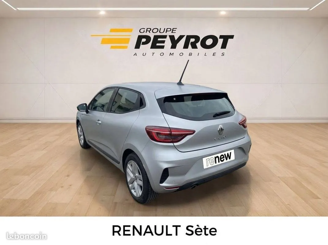 Renault Clio 2024 photo 3
