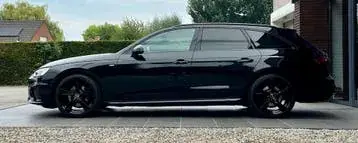 Audi A4 Avant 2023 photo 3
