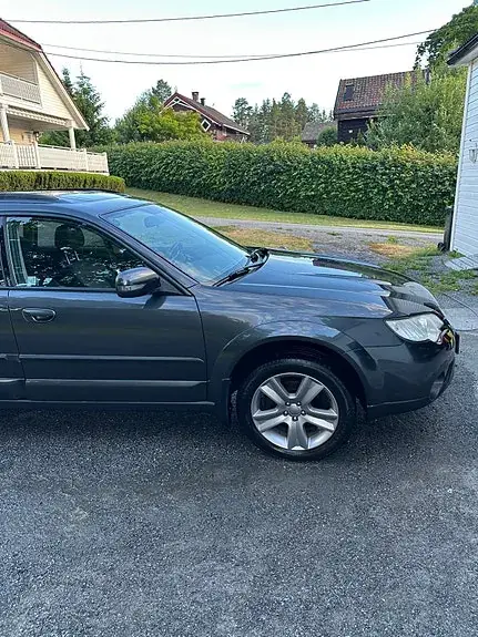 Subaru Legacy Outback 2007 photo 2