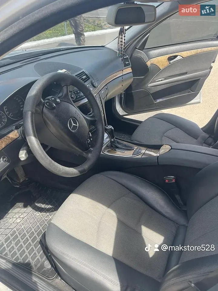 Mercedes-Benz E-Class 2006 photo 5