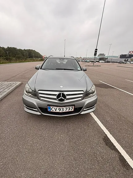 Mercedes-Benz C200 2011 photo 2