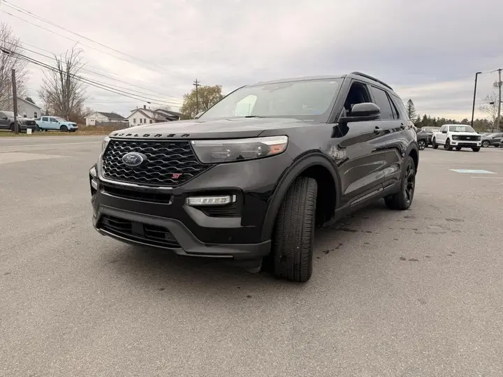 Ford Explorer 2022 photo 3