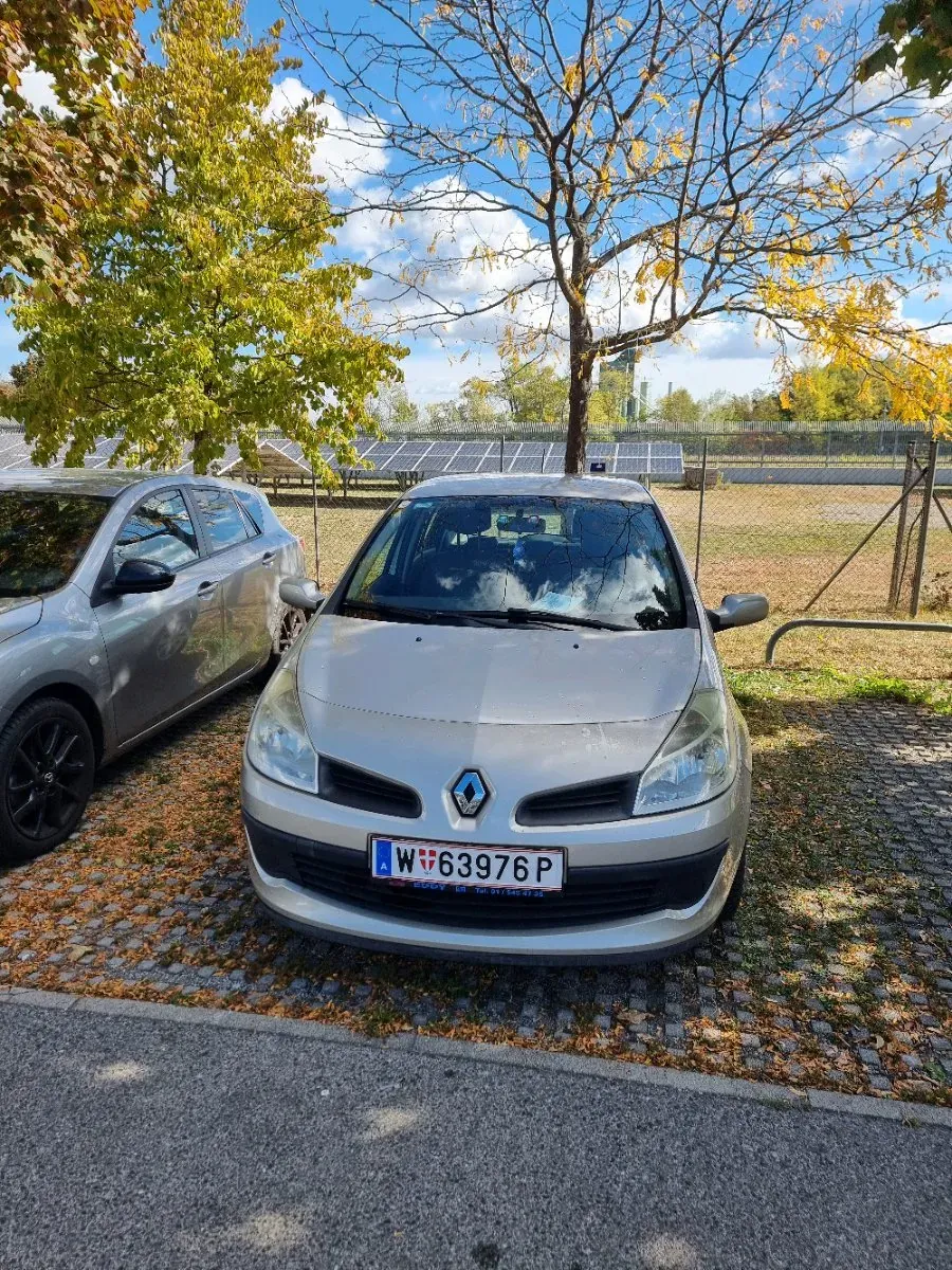 Renault Clio 2007 photo 2