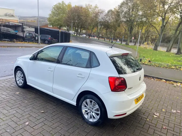 Volkswagen Polo 2015 photo 5