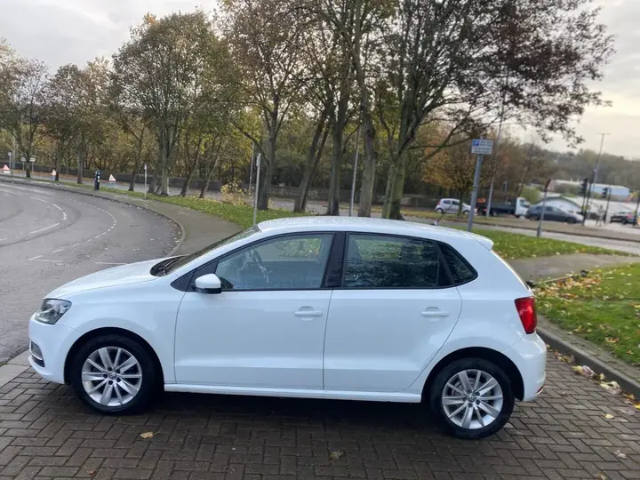 Volkswagen Polo 2015 photo 4