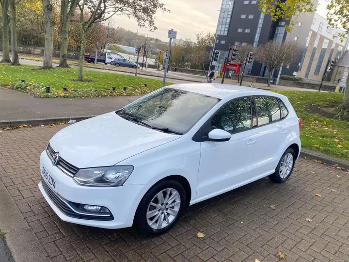 Volkswagen Polo 2015 photo 3