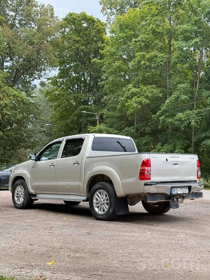 Toyota Hilux 2015 photo 3