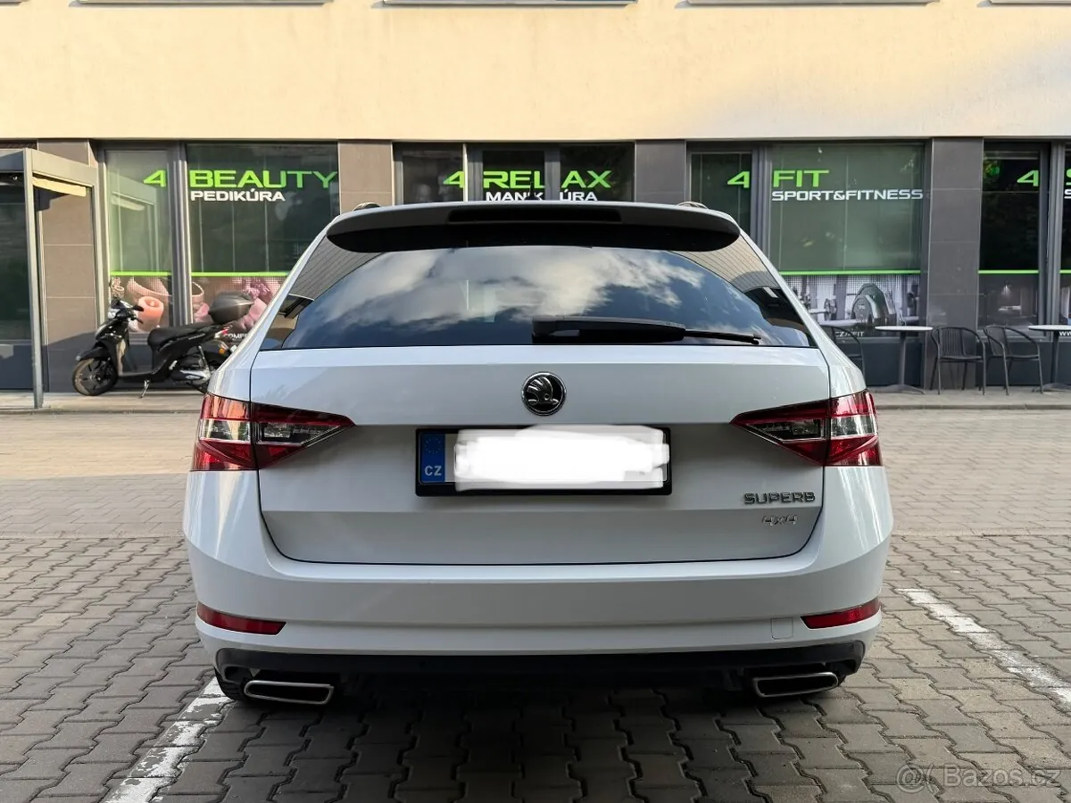 Skoda Superb 2019 photo 5