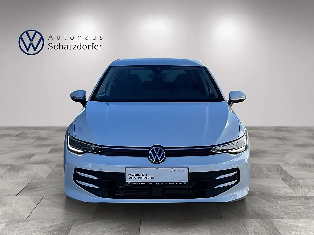Volkswagen Golf 2024 photo 2