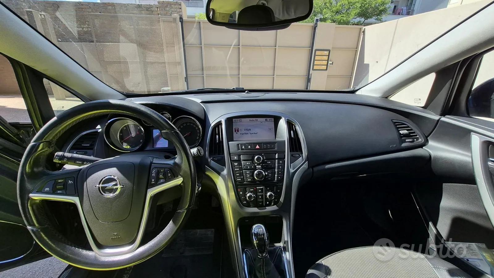Opel Astra 2011 photo 5