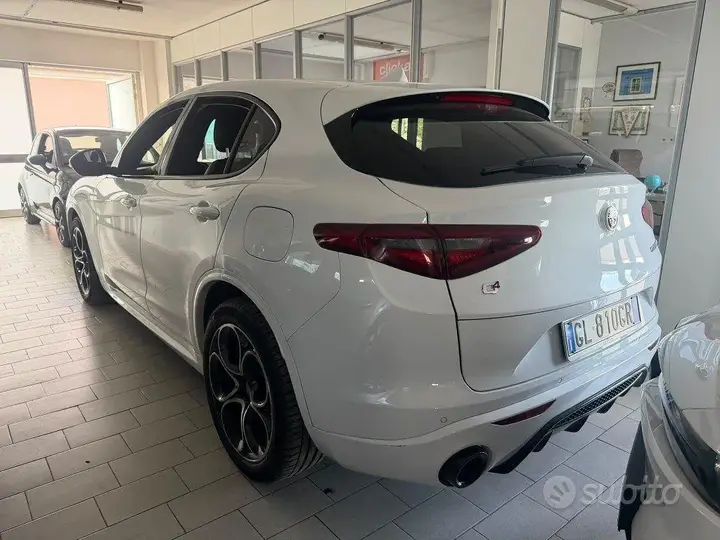 Alfa Romeo Stelvio 2022 photo 2