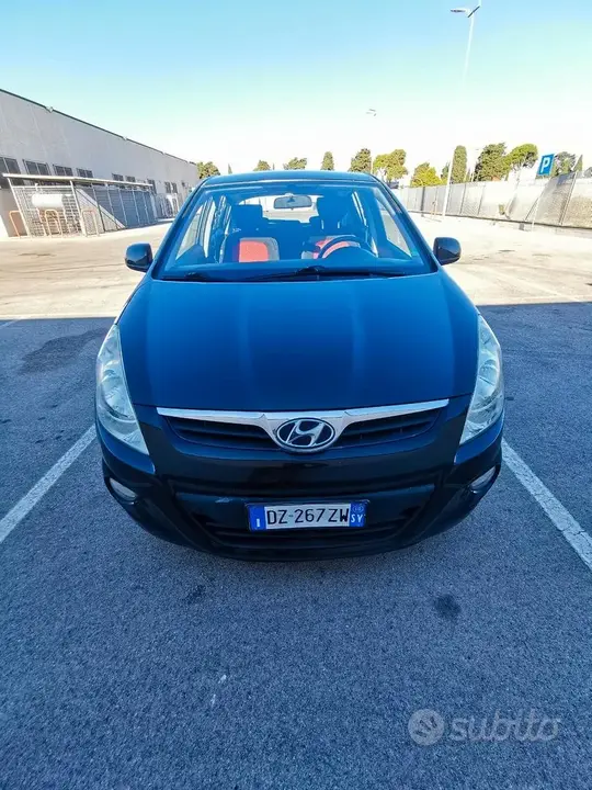 Hyundai I20 2010 photo 2
