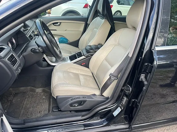 Volvo V70 2013 photo 2