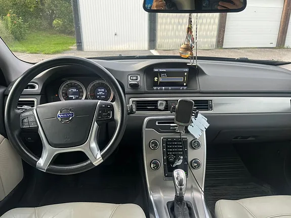 Volvo V70 2013 photo 4