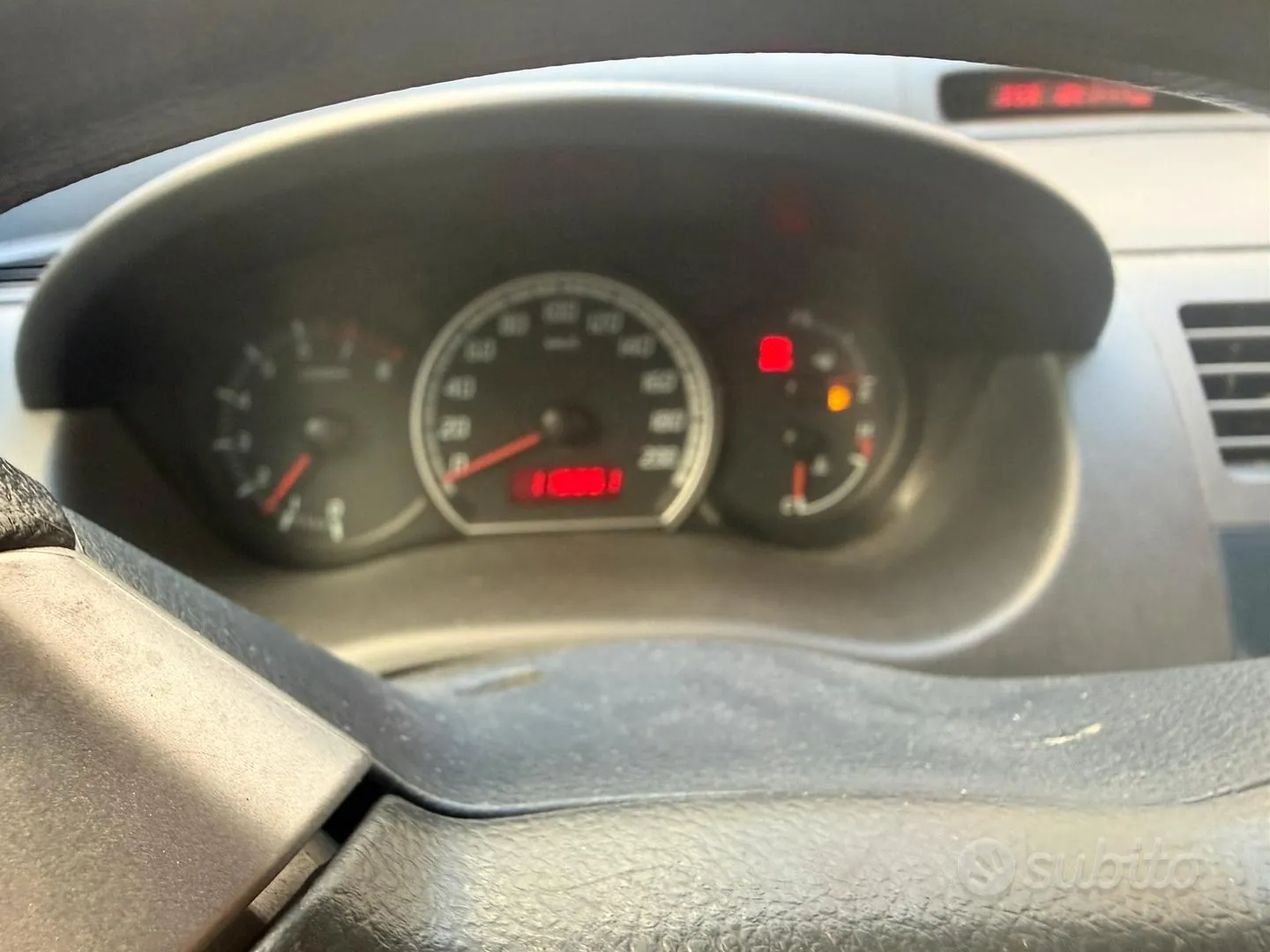 Suzuki Swift 2006 photo 5